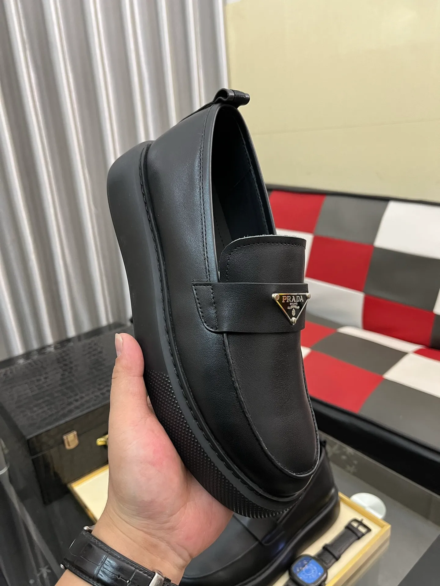 Men's shoes 💰: 560⌚️⌚️[PRADA] Prada casual shoes, originally developed 1:1, made of high-mercerized cowhide with imported cowhide, silk sheepskin lining, rubber outsole, comfortable and soft on the foot, size: 38-443️⃣Colors available